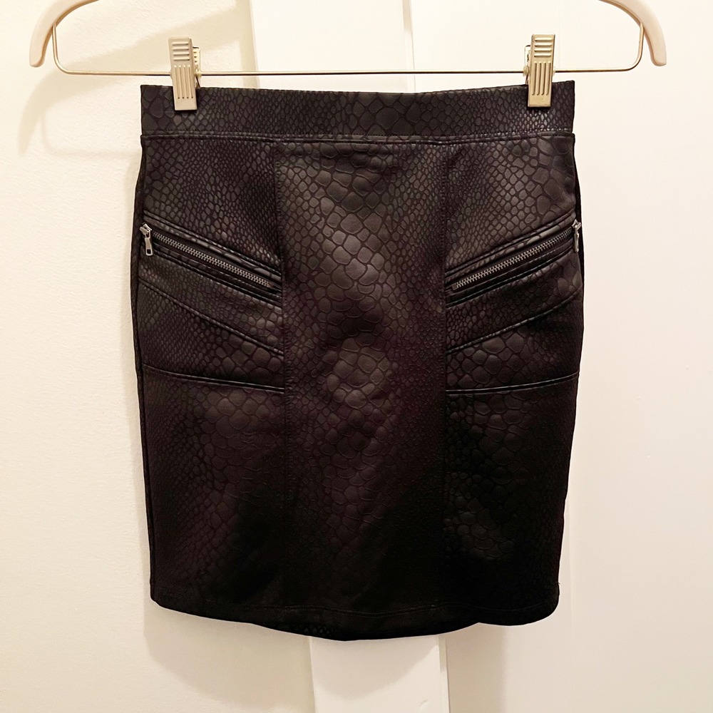 David Lerner Snake Print Mini Skirt XS Black Polyester Spandex Party Going Out